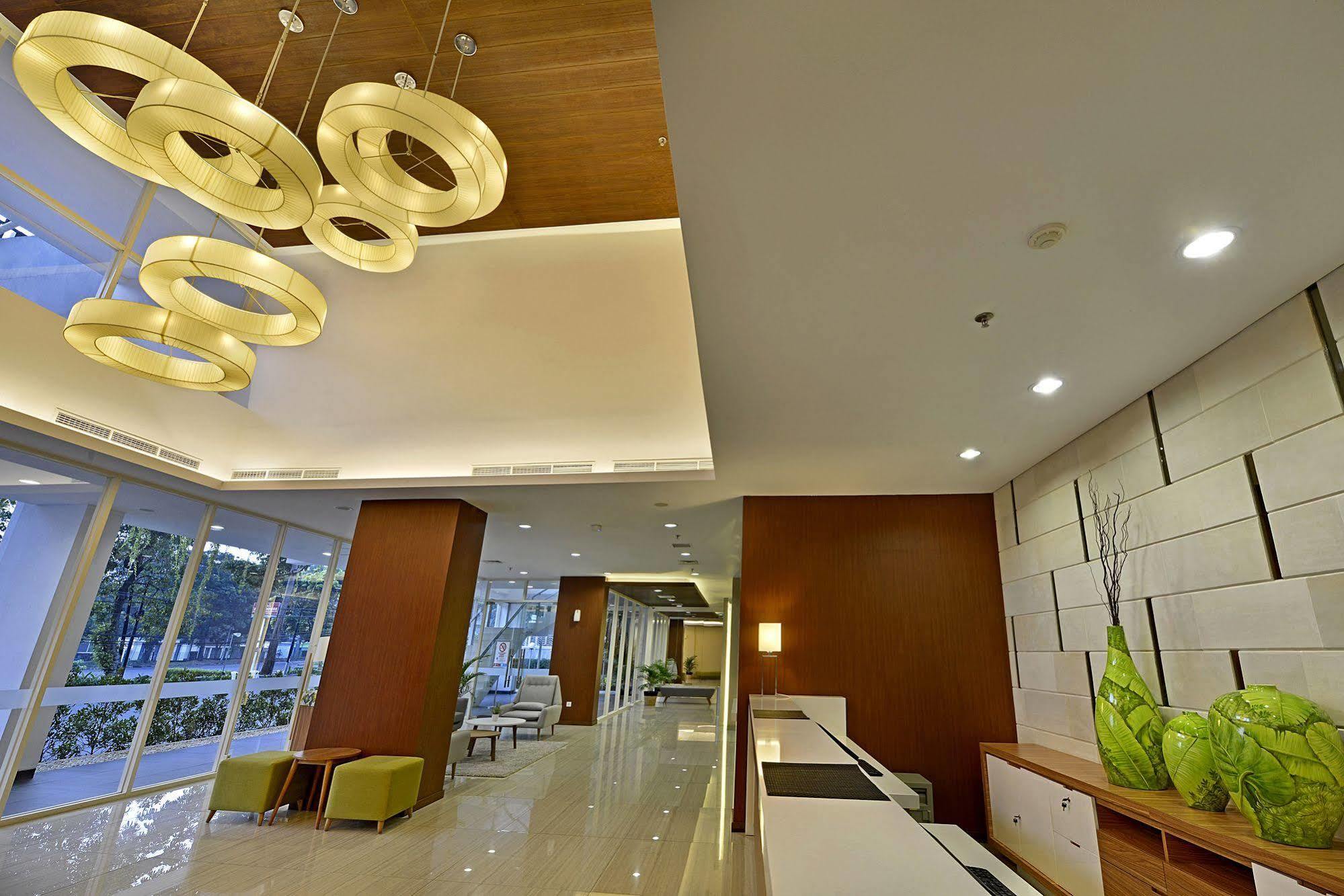 Whiz Prime Hotel Pajajaran Bogor Exteriér fotografie