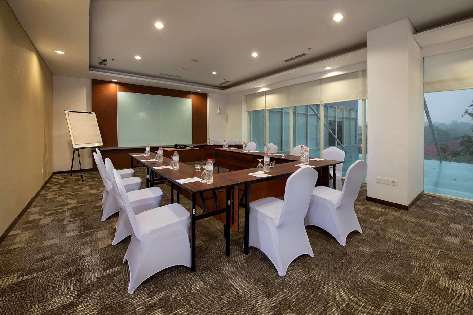 Whiz Prime Hotel Pajajaran Bogor Exteriér fotografie